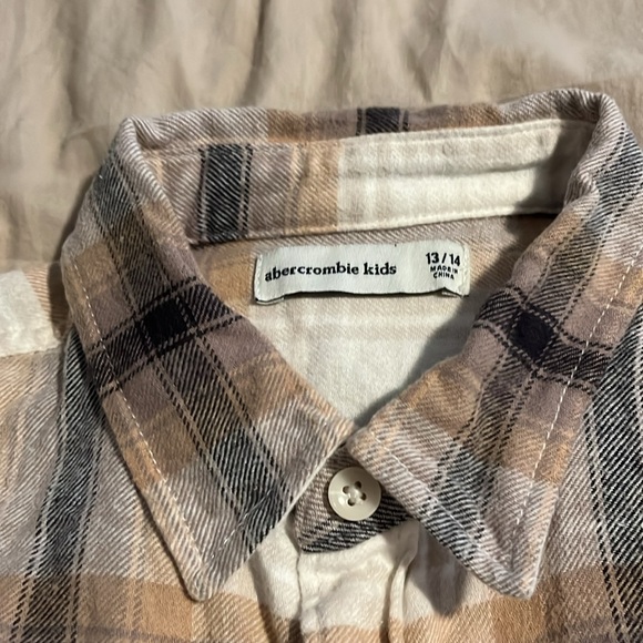 A&F kids flannel- 13/14 - Picture 3 of 3